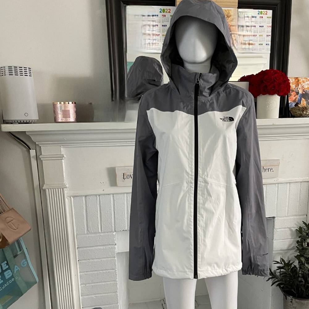 ☔️NorthFace Women’s Resolve Waterproof Jacket ☔️XL